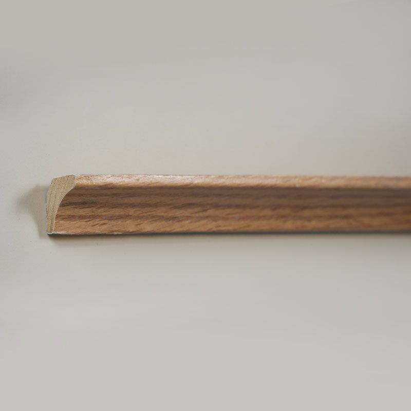 Acuan Sudut Dalam Kayu Pepejal/Acuan Scotia (Dibalut dengan Venir Oak Merah + Cat) - Warna Oak 7/8' x 7/8'