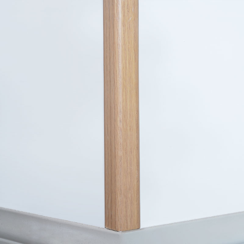 Kayu Pepejal Sudut Tegak (90°) Jalur Peralihan (Dibalut dengan Venir Oak Merah + Cat) - Warna Oak 1 1/9' x 1 1/9'