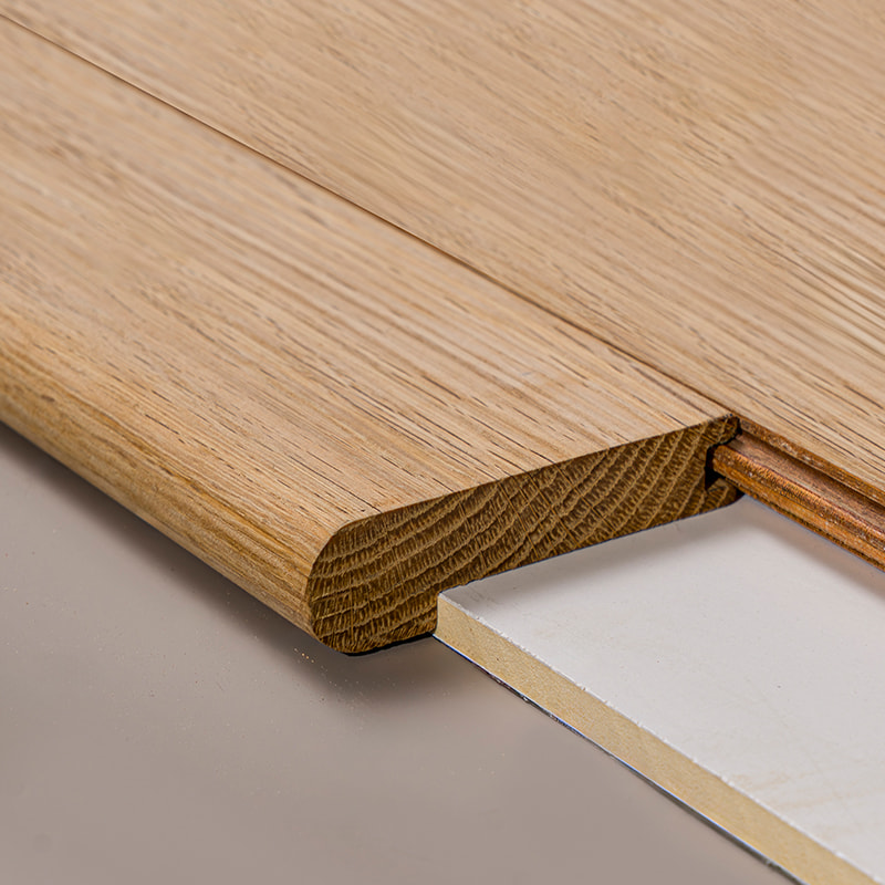 Hidung Tangga Kayu Oak Putih Seluruh Potongan (Cat Belum Selesai) – Warna Asli Oak –3/5'x2 15/16'